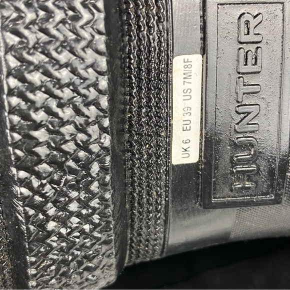 Hunter Tall Fully Waterproof Rain Boots Size 8 Female, 7 Male, Color Black gloss - Picture 8 of 9